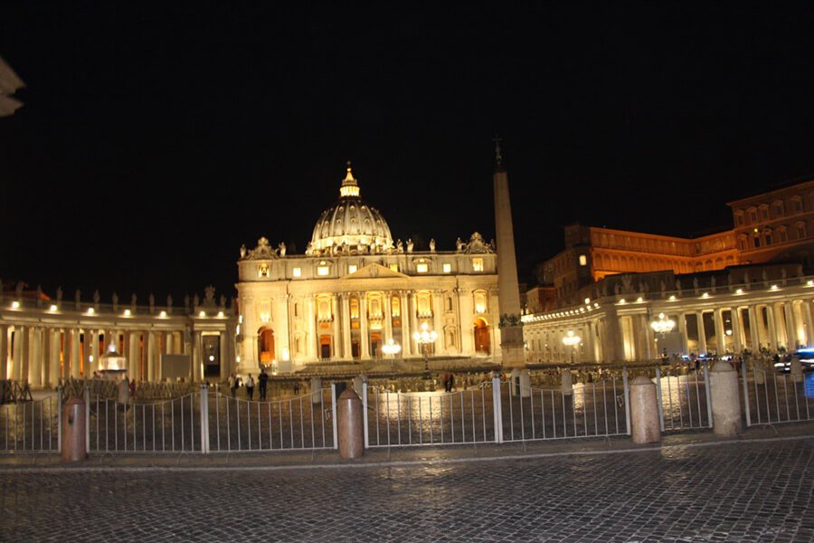 The Benitez Euro Adventures 2017 Part 1 – Italy (Rome, Assisi, Tivoli) The Vatican at Night